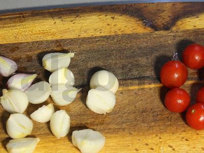 Kalakutienos šašlykas su ananasais ir vyšniniais pomidorais Žingsnis 1