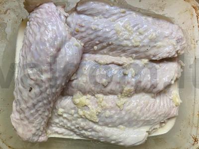 Indėnų sparneliai, kepti grietinės ir garstyčių padaže Žingsnis 6