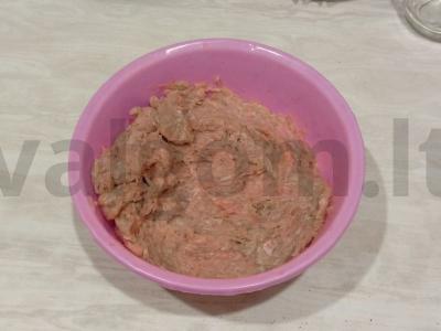 Makaronai-nestai su mėsos kotletais pomidorų padaže Žingsnis 1