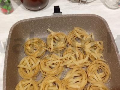 Makaronai-nestai su mėsos kotletais pomidorų padaže Žingsnis 5