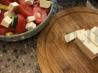 Salotas su feta sūriu ir sezamo mišiniu Žingsnis 5