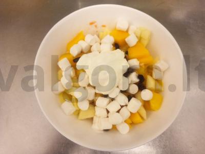 Vaisių desertas su morkomis, mangais ir obuoliu Žingsnis 6