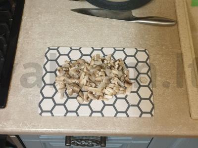 Vištienos filė grietinėlės padaže su grybais ir žolelėmis Žingsnis 2