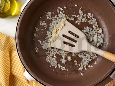 Penne su grietinėlės padažu ir anakardžiais Žingsnis 3