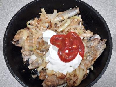 Pūgžlys, troškintas su svogūnais ir grietine Žingsnis 8