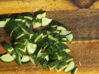 Okrška su jogurtu ir gazu su daržovėmis ir dešrelėmis Žingsnis 7