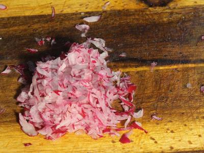 Okrška su jogurtu ir gazu su daržovėmis ir dešrelėmis Žingsnis 8