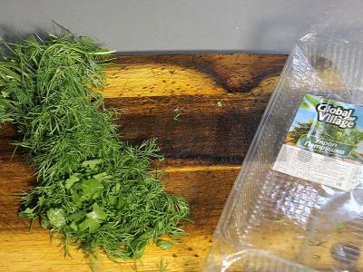 Okrška su jogurtu ir gazu su daržovėmis ir dešrelėmis Žingsnis 10