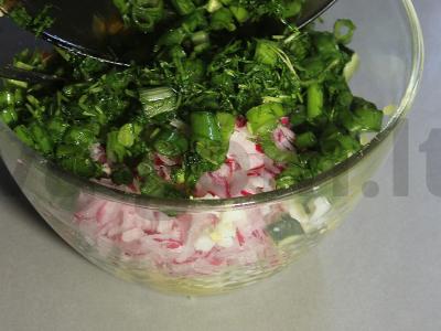 Okrška su jogurtu ir gazu su daržovėmis ir dešrelėmis Žingsnis 13