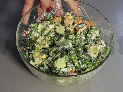 Okrška su jogurtu ir gazu su daržovėmis ir dešrelėmis Žingsnis 15