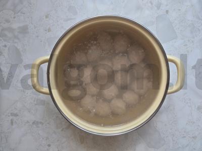 Harcho sriuba su meatballs Žingsnis 3