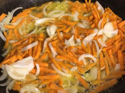 Baklažanai pomidorų sultyse Žingsnis 3