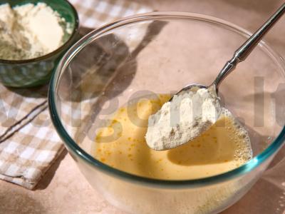 Rulonai su bananais ir šokoladiniu kremu Žingsnis 2