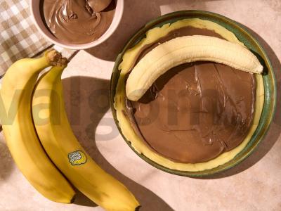 Rulonai su bananais ir šokoladiniu kremu Žingsnis 4