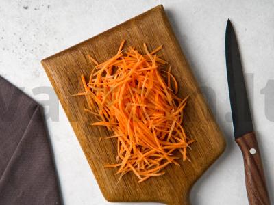 Aštrus morkų salotas Žingsnis 1