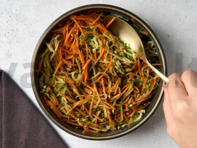 Aštrus morkų salotas Žingsnis 5