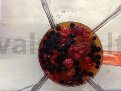 Uogų kokteilis su sultimis Žingsnis 3