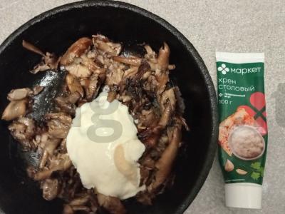 Kepti vištienos šlaunelės su troškintų voveraičių garnyru Žingsnis 6