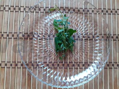 Žalioji arbata su čiobreliais, bergamotėmis, erškėtuogėmis ir slyvomis Žingsnis 2