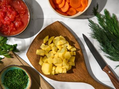 Vištienos ir bulvių troškinys Žingsnis 1