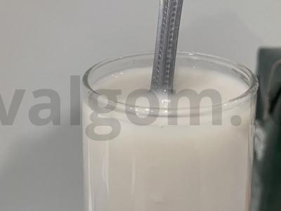 Pieninis kokteilis be mikserio su tropiniu skoniu pagrindine nuotrauka