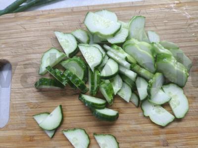 Daržovių salotas su grietine ir sezamu Žingsnis 2