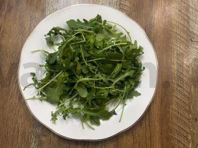 Salotas su rukola, pomidorais ir burrata Žingsnis 1