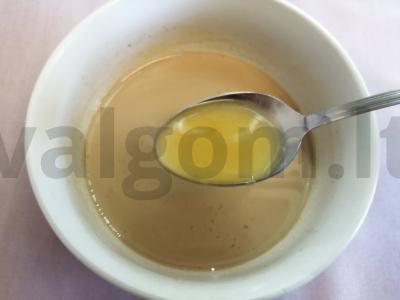 Šaltas kava su šviežiai spaustų apelsinų sultimis Žingsnis 5