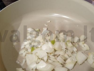 Ryžiai su mėsos faršu ir daržovėmis vakarienei Žingsnis 1