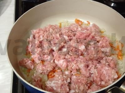 Ryžiai su mėsos faršu ir daržovėmis vakarienei Žingsnis 3