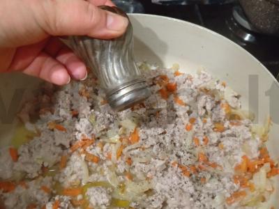 Ryžiai su mėsos faršu ir daržovėmis vakarienei Žingsnis 4