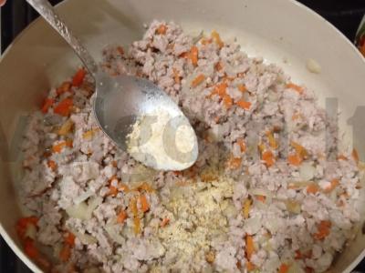 Ryžiai su mėsos faršu ir daržovėmis vakarienei Žingsnis 5