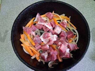 Plovas su kiauliena, basmati ryžiais ir granatu Žingsnis 3