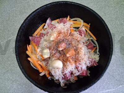 Plovas su kiauliena, basmati ryžiais ir granatu Žingsnis 6