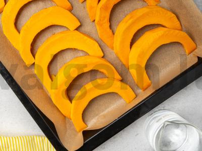 Rūgščiai saldus moliūgų padažas Žingsnis 1