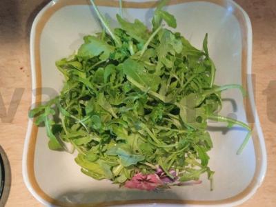 Salotos su vyšniniais pomidorais ir mocarela Žingsnis 1