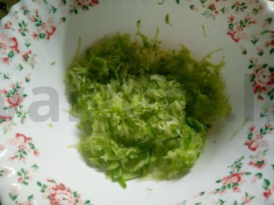 Naudingas ridikėlių ir morkų salotas su česnaku Žingsnis 1