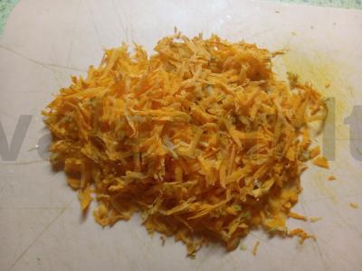 Naudingas ridikėlių ir morkų salotas su česnaku Žingsnis 2