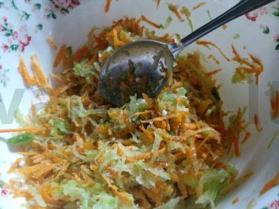 Naudingas ridikėlių ir morkų salotas su česnaku Žingsnis 4