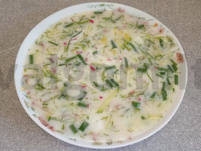 Okroška su kepta vištienos šlaunelėmis beržo sultyse pagrindine nuotrauka