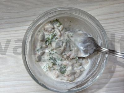 Tuno užkandis su alyvuogėmis prie sūrių krekerių Žingsnis 7