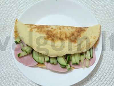 Ryžių blynai su kumpiu ir agurku pagrindine nuotrauka