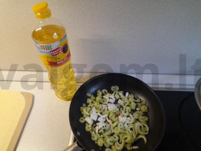 Krekeriai su varškės sūriu ir paprika Žingsnis 1