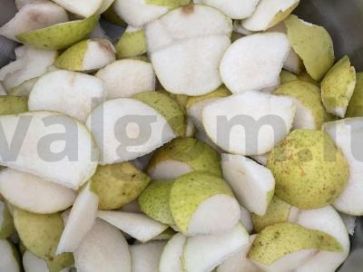 Kompotas su vaisiais ir aviečių padažu Žingsnis 1