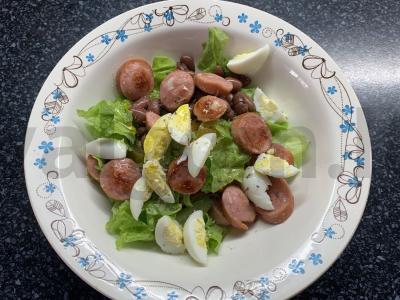 Salotas su dešrelėmis, pupelėmis, putpelių kiaušiniais ir pomidorais Žingsnis 7