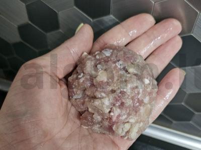 Namų burgeris su česnako kotletu Žingsnis 2