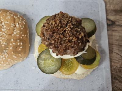 Namų burgeris su česnako kotletu Žingsnis 8