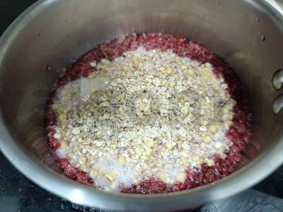 Avižinė košė su avietėmis ir obuoliu Žingsnis 3