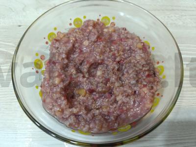 Avižinė košė su avietėmis ir obuoliu pagrindine nuotrauka