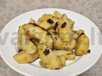 Švelnus bulvių patiekalas kepimo maiše orkaitėje pagrindine nuotrauka